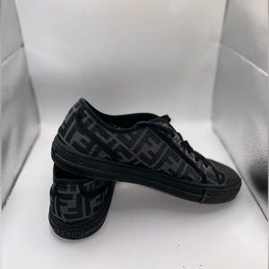 Fendi Domino FF Lop Top sneakers, Black, size 9